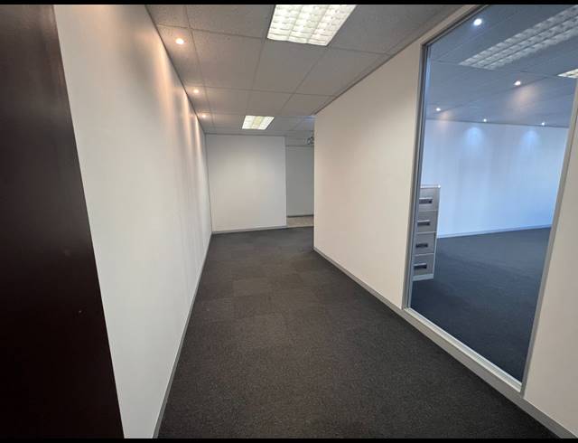 331M² OFFICE TO LET IN ROSEBANK